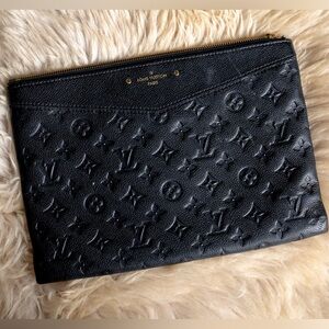 Louis Vuitton Daily Pouch